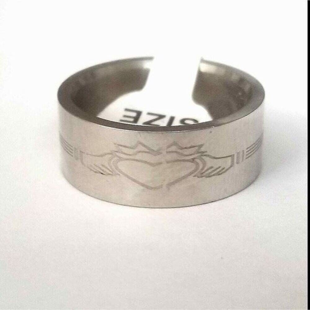 Claddagh band/ring‎ size 7